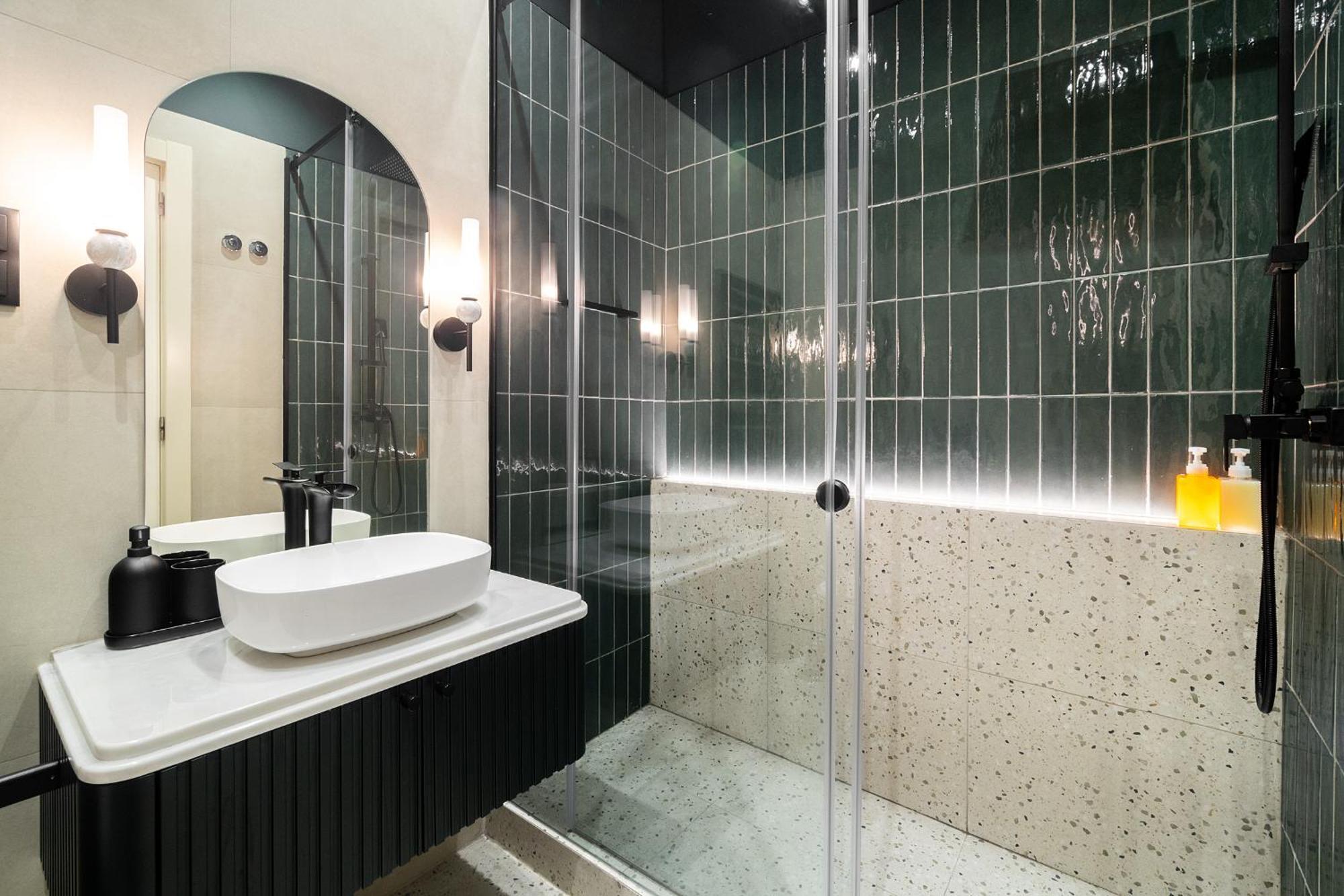 Whome Modern Retreat In Vibrant Bairro Alto * Lissabon